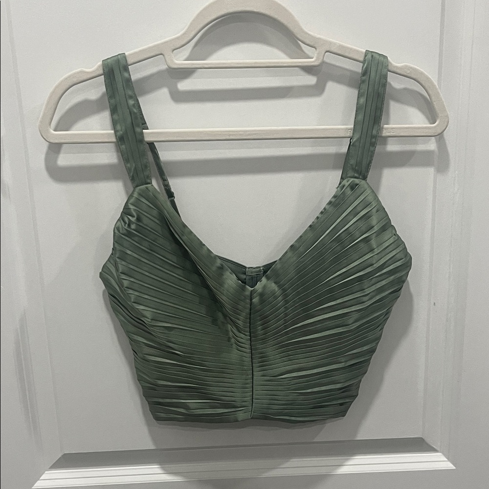 NEVER WORN A&F Green Pleated Crop Top